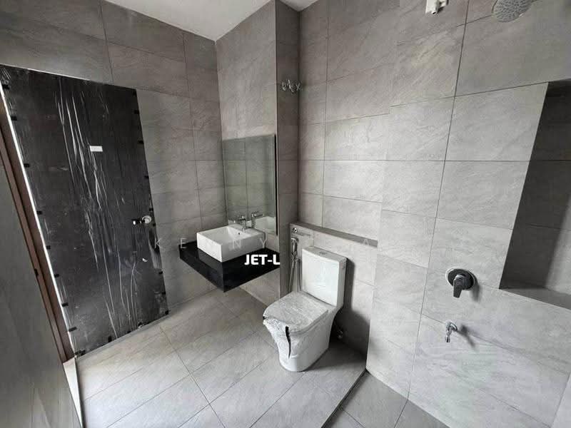 Rumah Teres 2-Tingkat untuk Disewa di Bandar Bukit Raja (Klang) - Kenny Chan - Bathroom - PropertyGuru.com.my