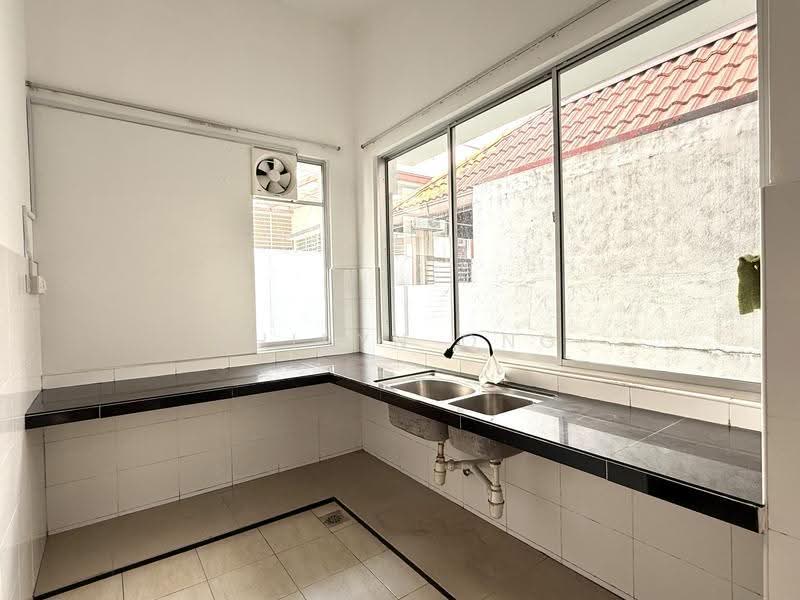 Semi-Detached House for Sale in Setia Damai (Setia Alam) - Shiryn Ong - Kitchen - PropertyGuru.com.my
