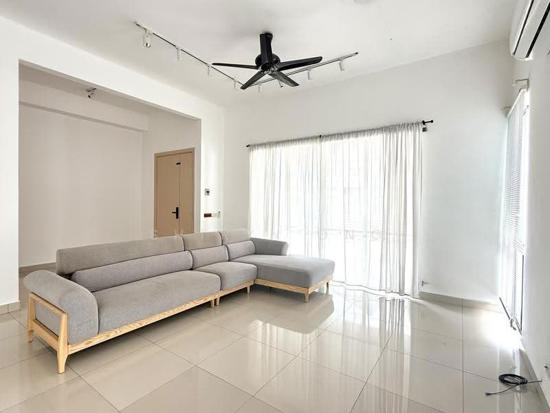Semi-Detached House for Sale in Setia Damai (Setia Alam) - Shiryn Ong - Living Room - PropertyGuru.com.my