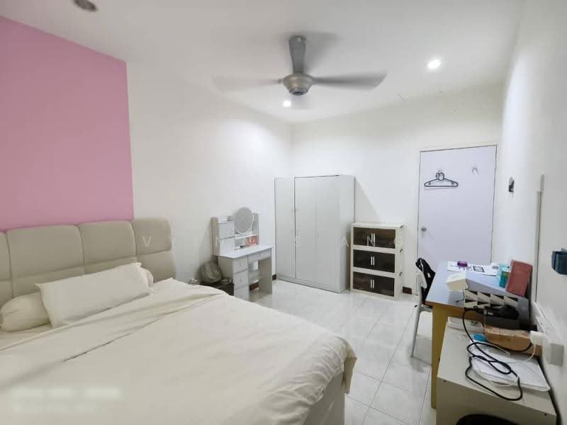 Rumah Teres 2.5-Tingkat untuk Dijual di Taman Teratai (Butterworth) - Vyinnes Ang - Bedroom - PropertyGuru.com.my