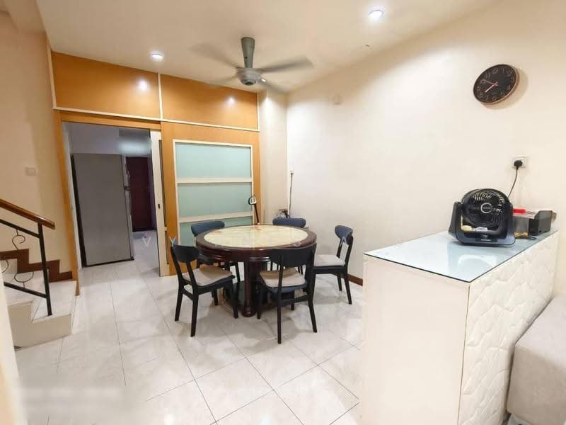 Rumah Teres 2.5-Tingkat untuk Dijual di Taman Teratai (Butterworth) - Vyinnes Ang - Dining Room - PropertyGuru.com.my