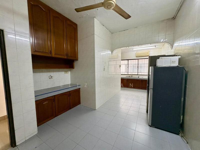 Rumah Teres 2-Tingkat untuk Dijual di Taman Wahyu (Batu Caves) - Eliz Chan - Kitchen - PropertyGuru.com.my