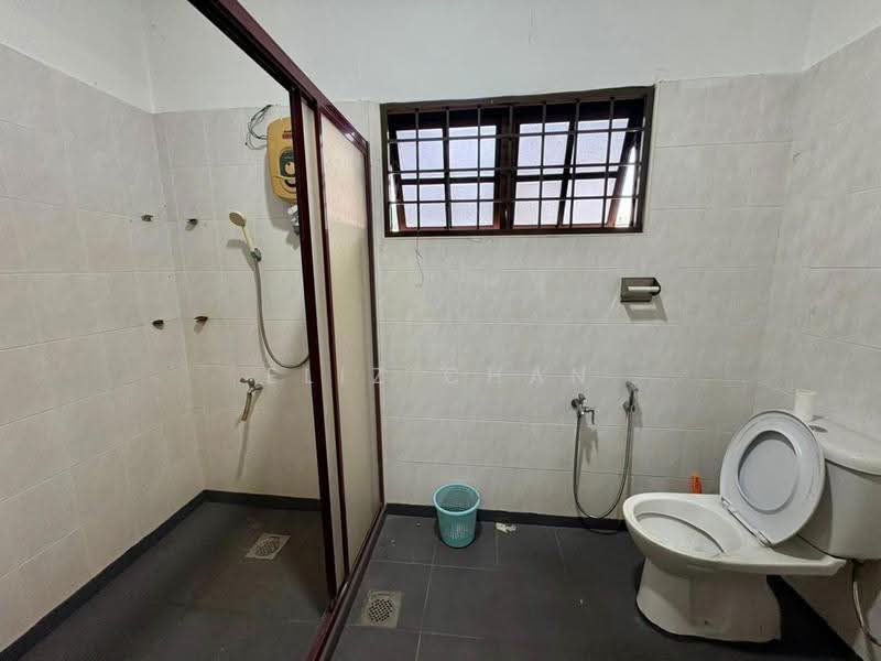 Rumah Teres 2-Tingkat untuk Dijual di Taman Wahyu (Batu Caves) - Eliz Chan - Bathroom - PropertyGuru.com.my