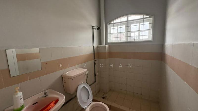 Terraced House for Sale in Bandar Sungai Long (Selangor) - Eliz Chan - Bathroom - PropertyGuru.com.my