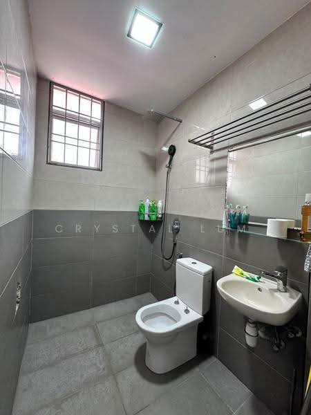 Rumah Teres 2-Tingkat untuk Disewa di Sunway Batu Caves (Batu Caves) - Crystal Lum - Bathroom - PropertyGuru.com.my