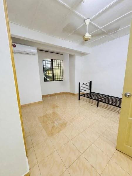 Rumah Teres 2-Tingkat untuk Disewa di Taman Samudra Teres (Batu Caves) - Crystal Lum - Bedroom - PropertyGuru.com.my