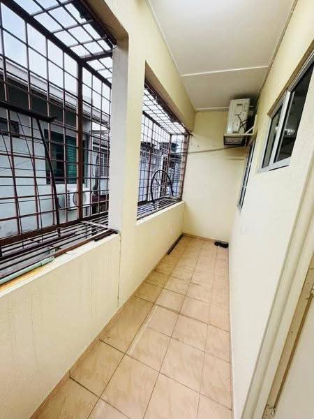 Rumah Teres 2-Tingkat untuk Disewa di Taman Samudra Teres (Batu Caves) - Crystal Lum - Balcony - PropertyGuru.com.my