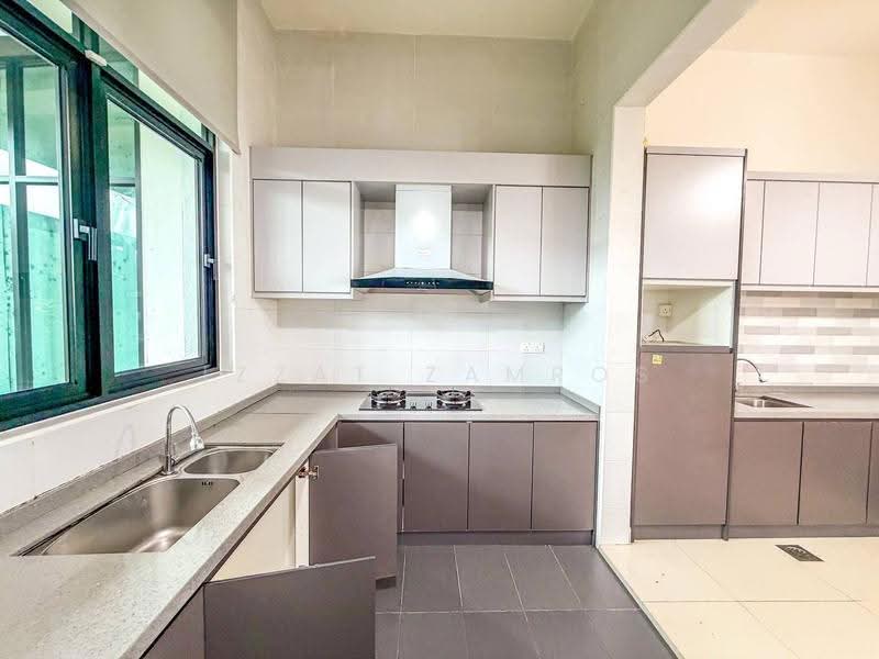 Semi-Detached House for Sale in Taman Melawati (Ulu Kelang) - Izzat Zamros - Kitchen - PropertyGuru.com.my