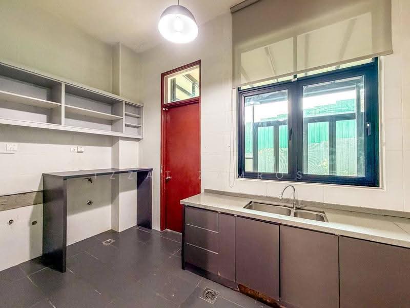 Semi-Detached House for Sale in Taman Melawati (Ulu Kelang) - Izzat Zamros - Kitchen - PropertyGuru.com.my