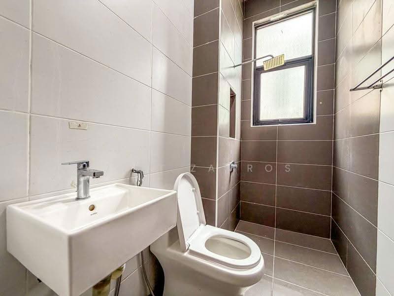 Semi-Detached House for Sale in Taman Melawati (Ulu Kelang) - Izzat Zamros - Bathroom - PropertyGuru.com.my