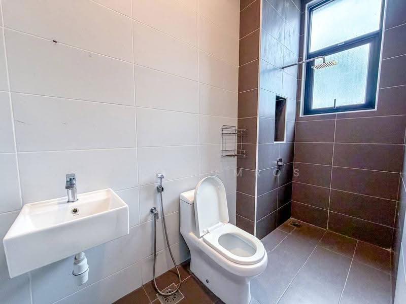 Semi-Detached House for Sale in Taman Melawati (Ulu Kelang) - Izzat Zamros - Bathroom - PropertyGuru.com.my