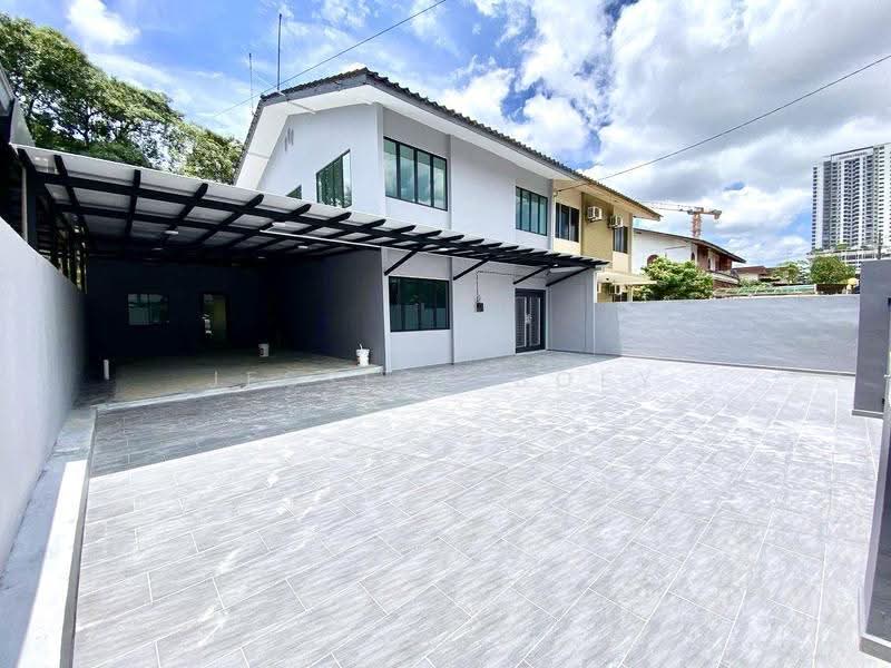 Semi-Detached House for Sale in Taman Kampung Majid (Kluang) - Jessica Boey - Exterior - PropertyGuru.com.my