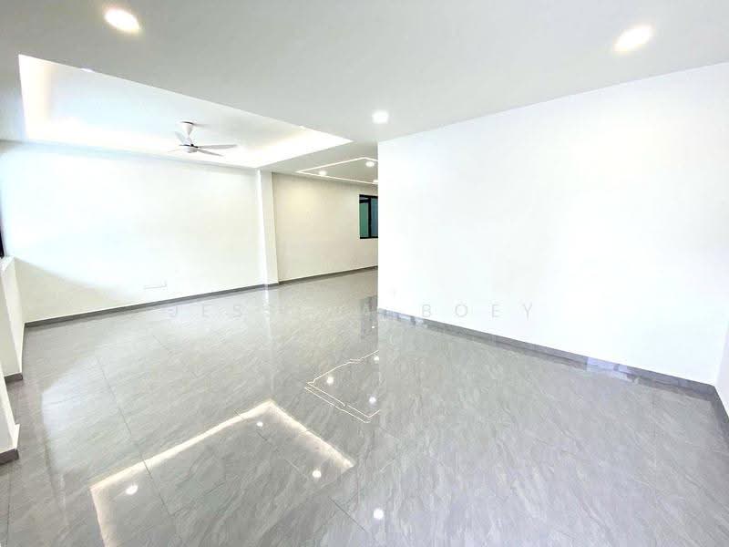 Semi-Detached House for Sale in Taman Kampung Majid (Kluang) - Jessica Boey - Living Room - PropertyGuru.com.my