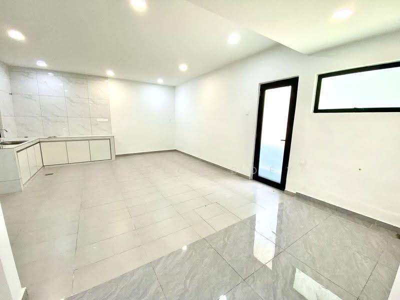 Semi-Detached House for Sale in Taman Kampung Majid (Kluang) - Jessica Boey - Kitchen - PropertyGuru.com.my