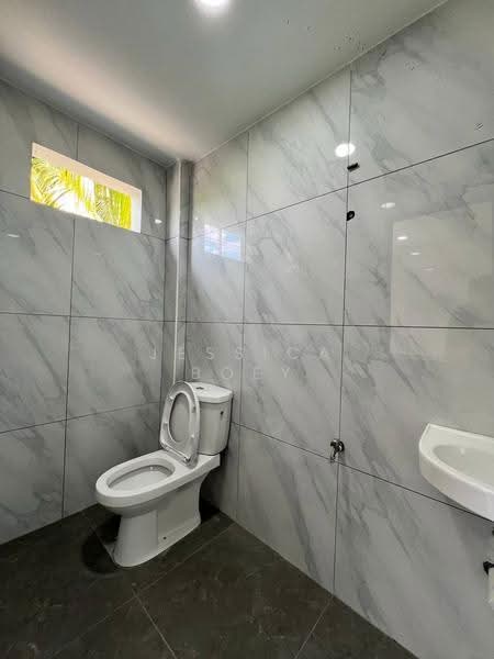 2-storey Terraced House for Sale in Taman Putri Kulai (Kulai) - Jessica Boey - Bathroom - PropertyGuru.com.my
