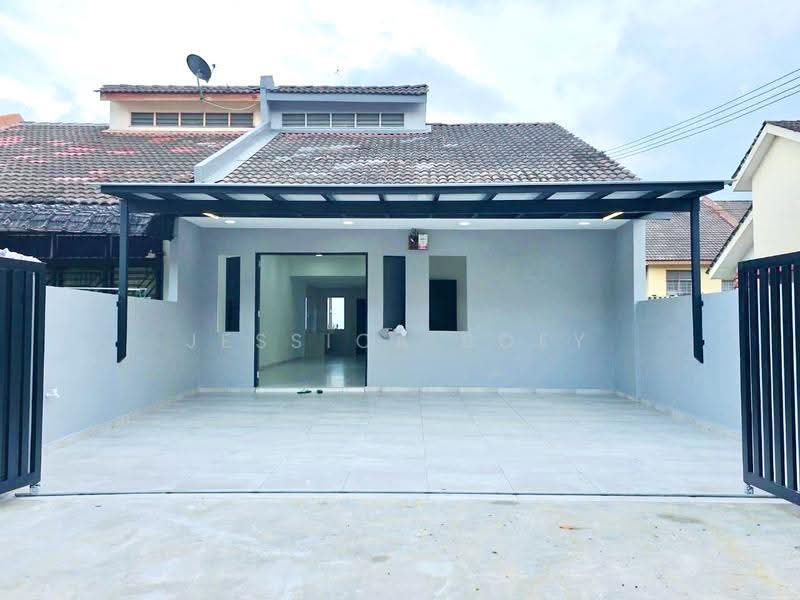 1-storey Terraced House for Sale in Taman Puteri Wangsa (Ulu Tiram) - Jessica Boey - Exterior - PropertyGuru.com.my