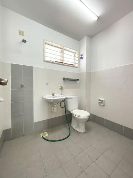 2-storey Terraced House for Sale in Bandar Teknologi Kajang (Kajang) - Izzat Zamros - Bathroom - PropertyGuru.com.my