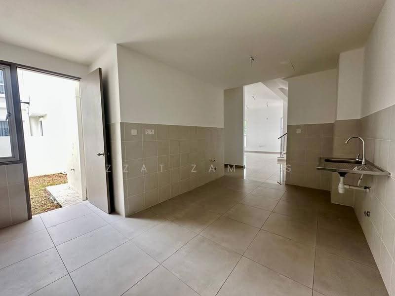 Cluster House for Sale in Kajang (Selangor) - Izzat Zamros - PropertyGuru.com.my
