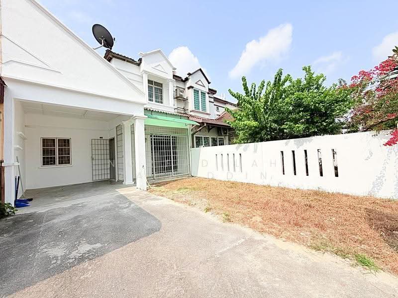 Rumah Teres 2-Tingkat untuk Dijual di Taman Subang Mewah (Subang Jaya) - NORFADILAH ZAINUDDIN - Exterior - PropertyGuru.com.my