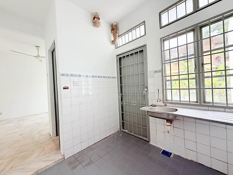 Rumah Teres 2-Tingkat untuk Dijual di Taman Subang Mewah (Subang Jaya) - NORFADILAH ZAINUDDIN - Kitchen - PropertyGuru.com.my