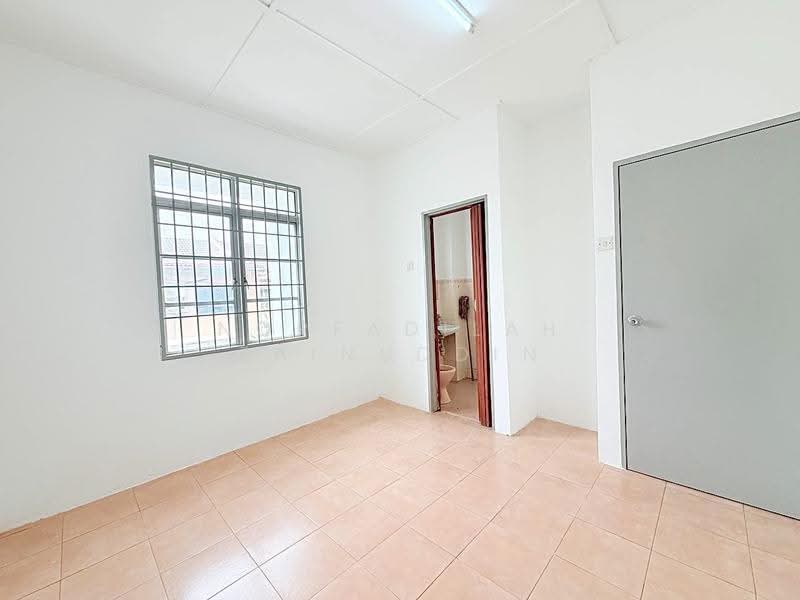 Rumah Teres 2-Tingkat untuk Dijual di Taman Subang Mewah (Subang Jaya) - NORFADILAH ZAINUDDIN - Interior - PropertyGuru.com.my