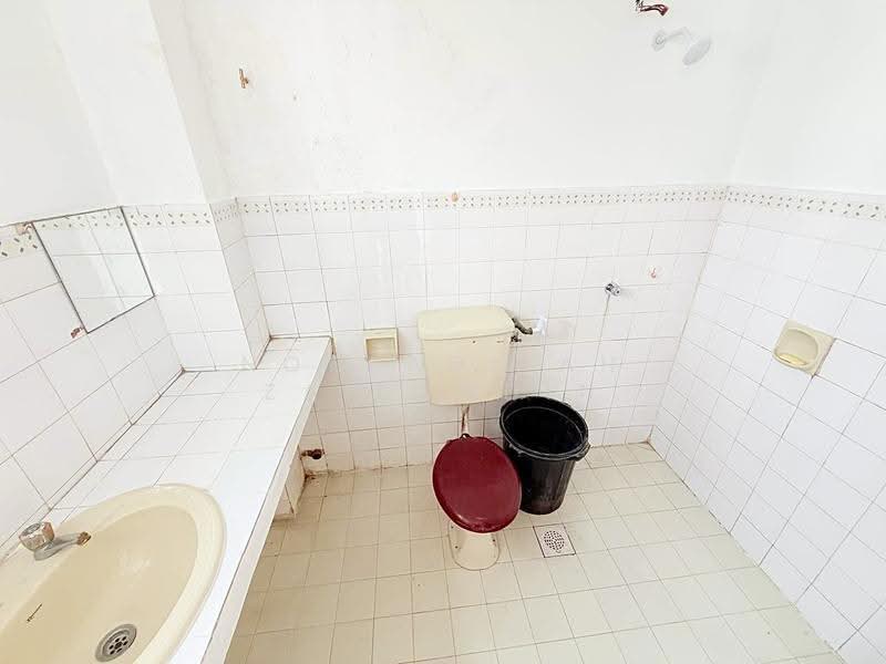 Rumah Teres 2-Tingkat untuk Dijual di Taman Subang Mewah (Subang Jaya) - NORFADILAH ZAINUDDIN - Bathroom - PropertyGuru.com.my