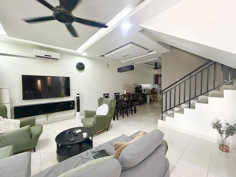 Rumah Teres 2-Tingkat untuk Dijual di Bandar Puncak Alam (Puncak Alam) - NORFADILAH ZAINUDDIN - Living Room - PropertyGuru.com.my