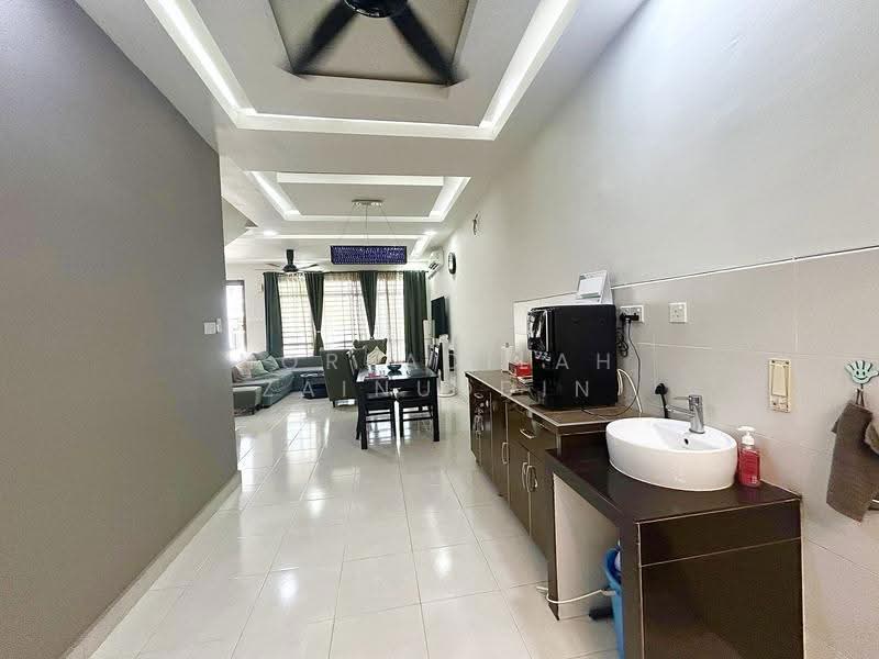 Rumah Teres 2-Tingkat untuk Dijual di Bandar Puncak Alam (Puncak Alam) - NORFADILAH ZAINUDDIN - Living Room - PropertyGuru.com.my