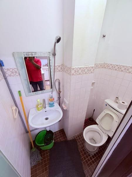 2-storey Terraced House for Rent in SS18 (Subang Jaya) - Apple Chang - Bathroom - PropertyGuru.com.my