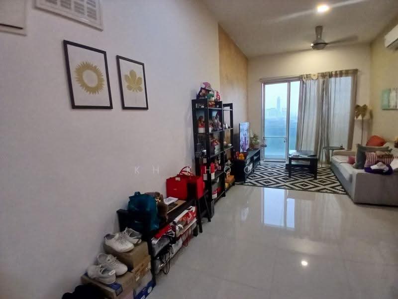 Kediaman Servis untuk Dijual di Desa Green - KH Khoo - Living Room - PropertyGuru.com.my