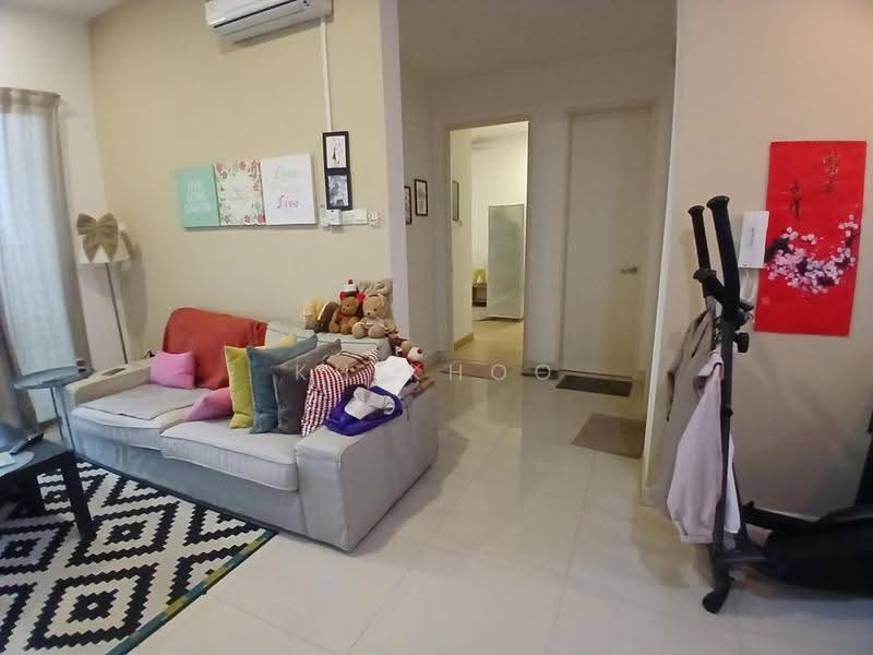 Kediaman Servis untuk Dijual di Desa Green - KH Khoo - Living Room - PropertyGuru.com.my