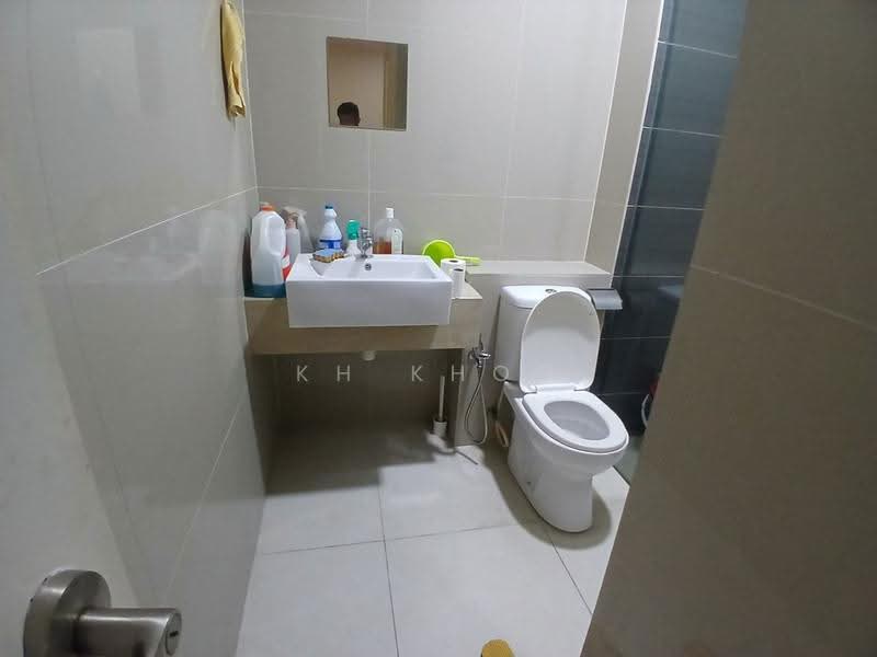 Kediaman Servis untuk Dijual di Desa Green - KH Khoo - Bathroom - PropertyGuru.com.my