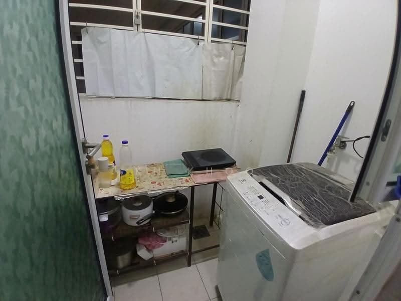 Kediaman Servis untuk Dijual di Desa Green - KH Khoo - Kitchen - PropertyGuru.com.my