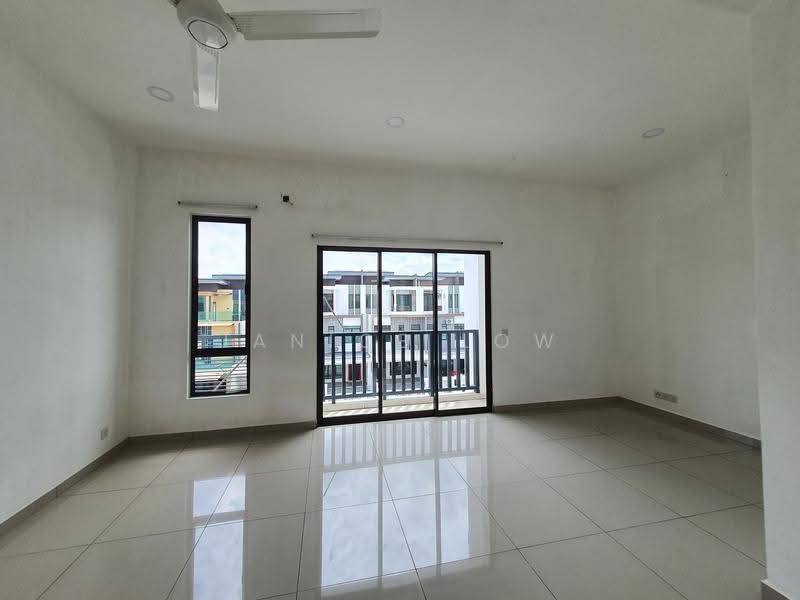 2.5-storey Terraced House for Rent in Shah Alam (Selangor) - Janice Low - Masteroom - PropertyGuru.com.my