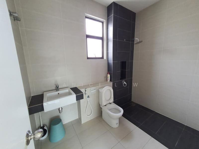 2.5-storey Terraced House for Rent in Shah Alam (Selangor) - Janice Low - Bathroom - PropertyGuru.com.my