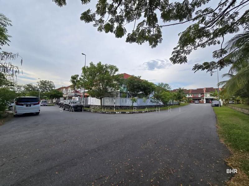 Rumah Teres 2-Tingkat untuk Dijual di Bandar Seri Putra (Bangi) - Mohd Aizat Saiful Bahri - Exterior - PropertyGuru.com.my