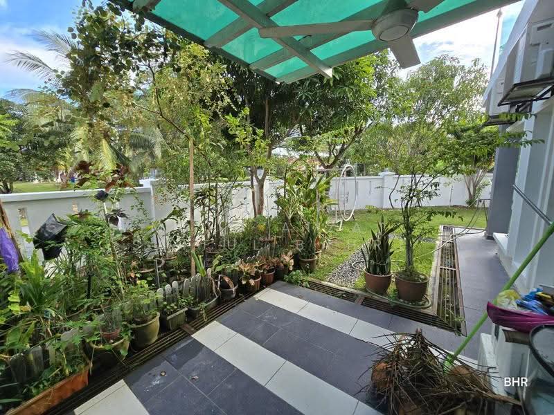 Rumah Teres 2-Tingkat untuk Dijual di Bandar Seri Putra (Bangi) - Mohd Aizat Saiful Bahri - Garden - PropertyGuru.com.my