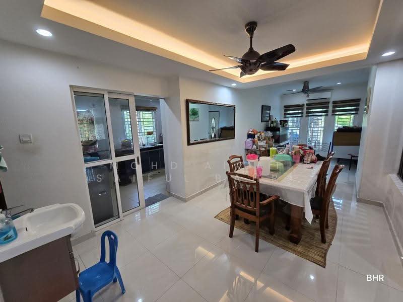 Rumah Teres 2-Tingkat untuk Dijual di Bandar Seri Putra (Bangi) - Mohd Aizat Saiful Bahri - Dining Room - PropertyGuru.com.my
