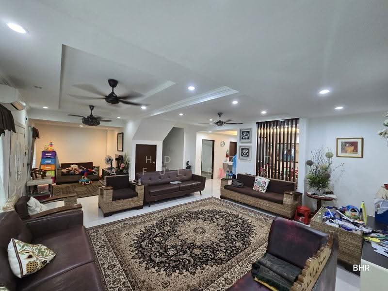 Rumah Teres 2-Tingkat untuk Dijual di Bandar Seri Putra (Bangi) - Mohd Aizat Saiful Bahri - Living Room - PropertyGuru.com.my