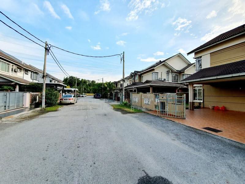 Rumah Berkembar untuk Dijual di Taman Impian Putra (Bangi) - Mohd Aizat Saiful Bahri - Exterior - PropertyGuru.com.my