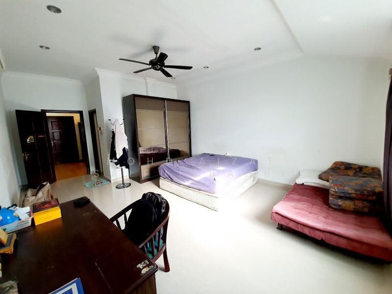 Rumah Berkembar untuk Dijual di Taman Impian Putra (Bangi) - Mohd Aizat Saiful Bahri - Bedroom - PropertyGuru.com.my
