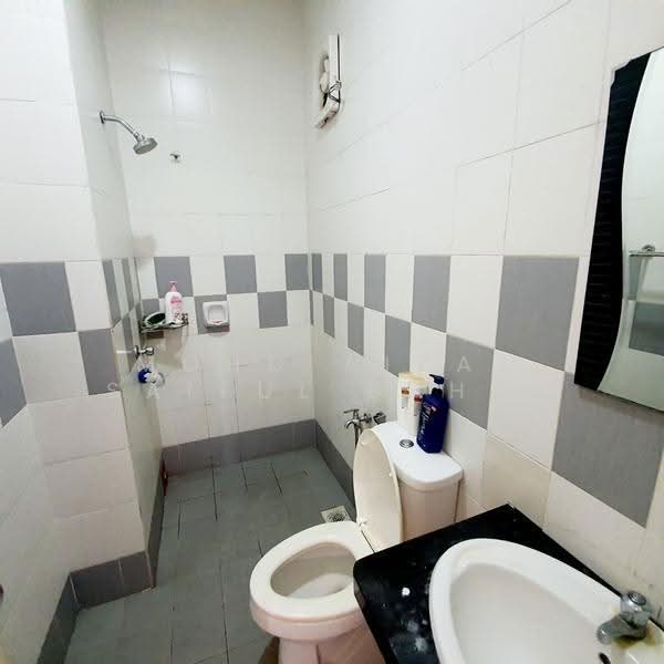 Rumah Berkembar untuk Dijual di Taman Impian Putra (Bangi) - Mohd Aizat Saiful Bahri - Bathroom - PropertyGuru.com.my