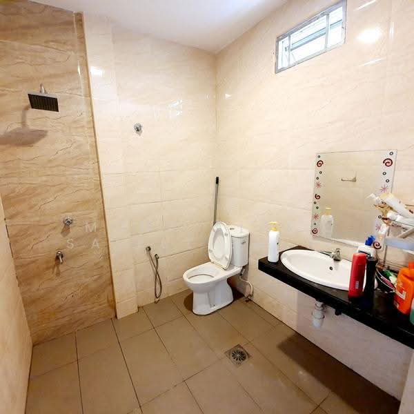 Rumah Berkembar untuk Dijual di Taman Impian Putra (Bangi) - Mohd Aizat Saiful Bahri - Bathroom - PropertyGuru.com.my