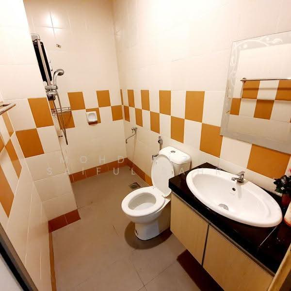 Rumah Berkembar untuk Dijual di Taman Impian Putra (Bangi) - Mohd Aizat Saiful Bahri - Bathroom - PropertyGuru.com.my