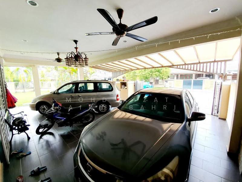 Rumah Berkembar untuk Dijual di Taman Impian Putra (Bangi) - Mohd Aizat Saiful Bahri - Car Park - PropertyGuru.com.my