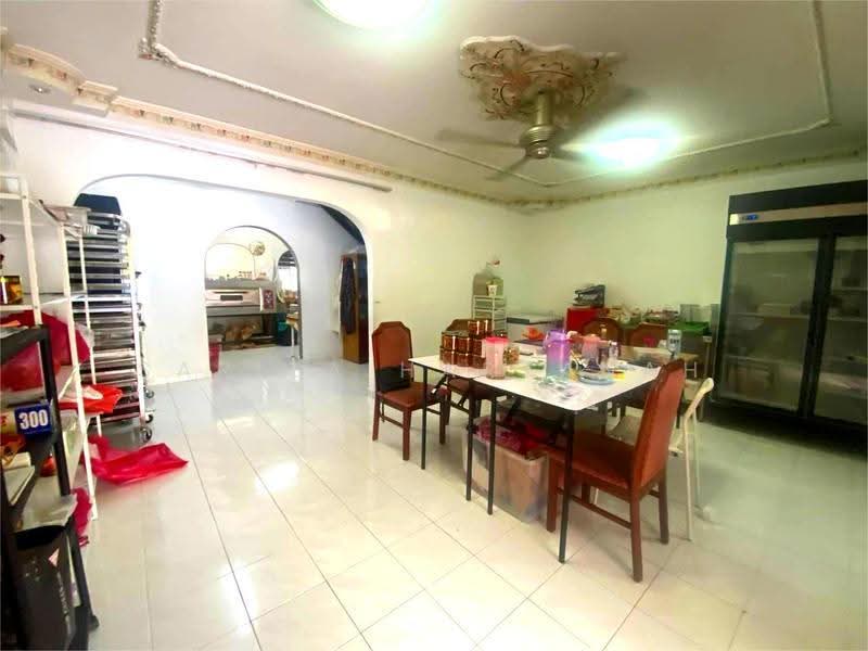 Rumah Teres 2-Tingkat untuk Dijual di Seksyen 19 (Shah Alam) - Sariza Hartanah - Dining Room - PropertyGuru.com.my