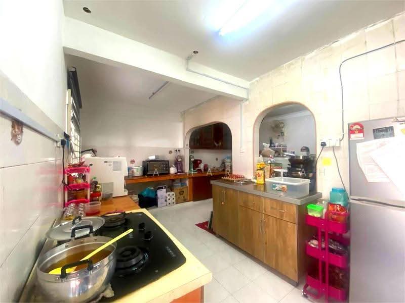 Rumah Teres 2-Tingkat untuk Dijual di Seksyen 19 (Shah Alam) - Sariza Hartanah - Kitchen - PropertyGuru.com.my