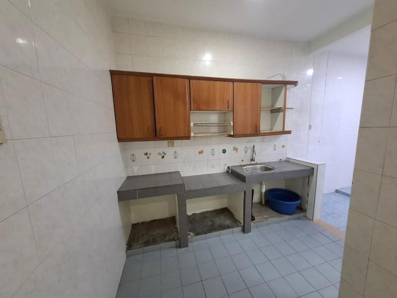 Rumah Teres untuk Dijual di TAMAN PUCHONG UTAMA (Puchong) - YT Wong - Kitchen - PropertyGuru.com.my