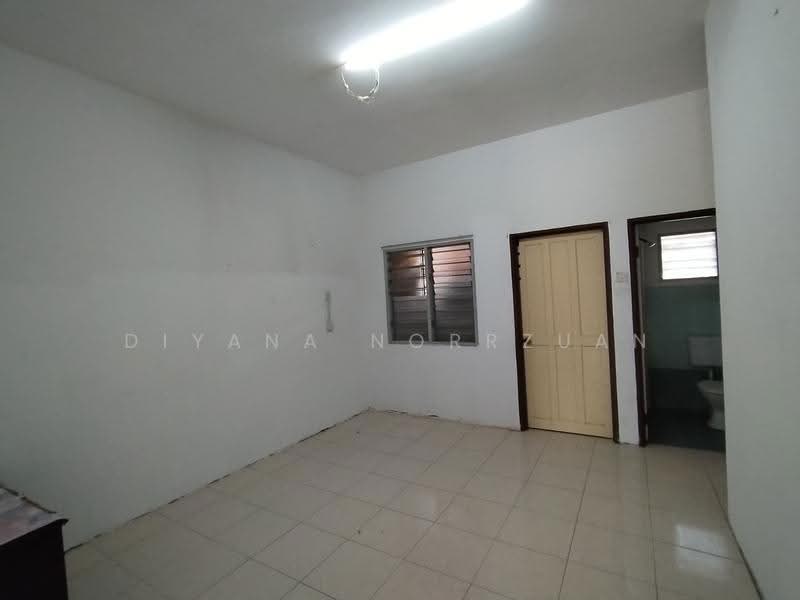1.5-storey Terraced House for Sale in Seri Iskandar (Perak) - Diyana Norrzuan - PropertyGuru.com.my