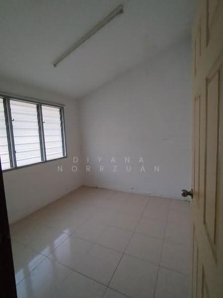 1.5-storey Terraced House for Sale in Seri Iskandar (Perak) - Diyana Norrzuan - PropertyGuru.com.my